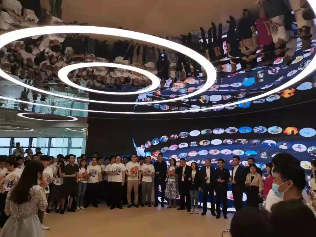 华世界|SS盛世集团显示强势打造数字化商业时代